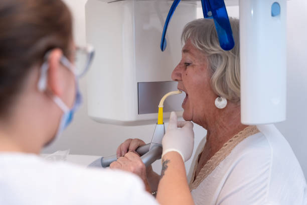 Best Dentist Open Late Near Me  in Crystal Lakes, OH